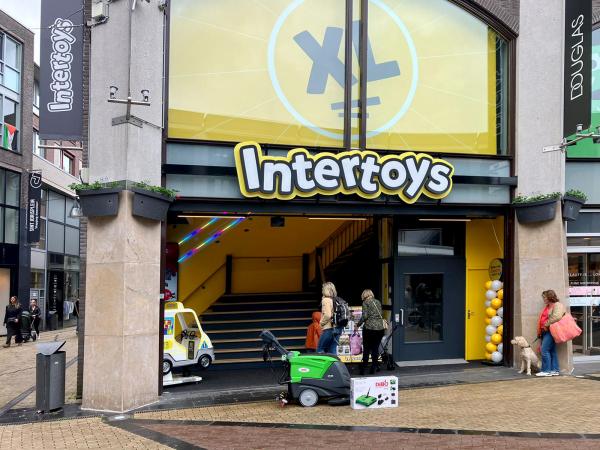 DiBO vloerreinigers bij Intertoys Amersfoort