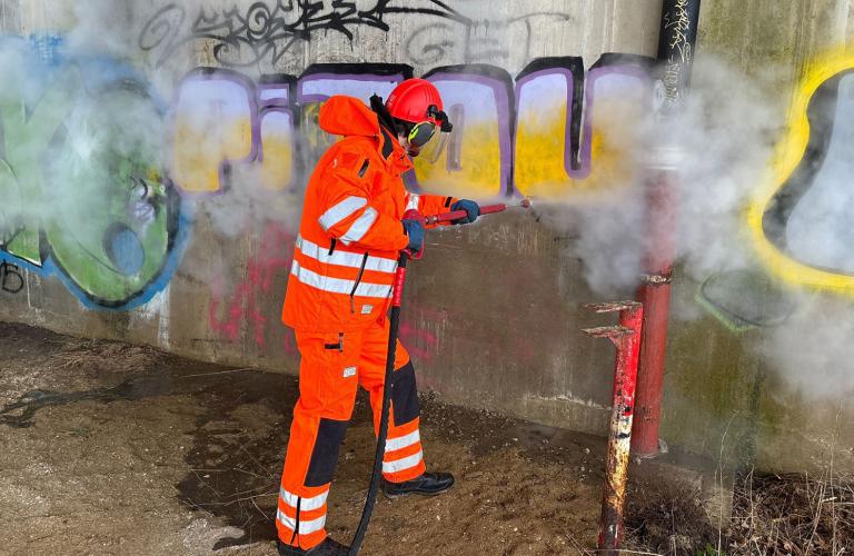 Toepassing SteamMASTER: graffiti verwijderen