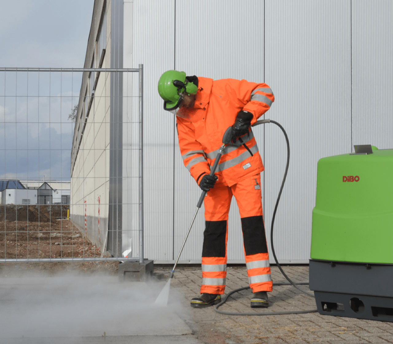 DiBO JMB-E: Powerful stationary hot water high pressure cleaner