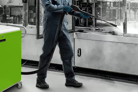 Steam cleaning with DiBO hybrid cleaner STM